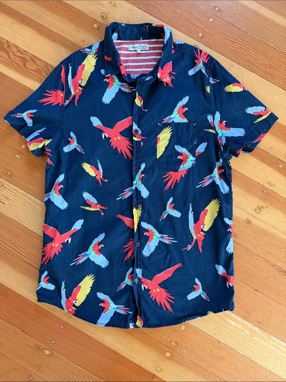 Sovereign Code Blue Parrot Short Sleeve Button Down Shirt Large